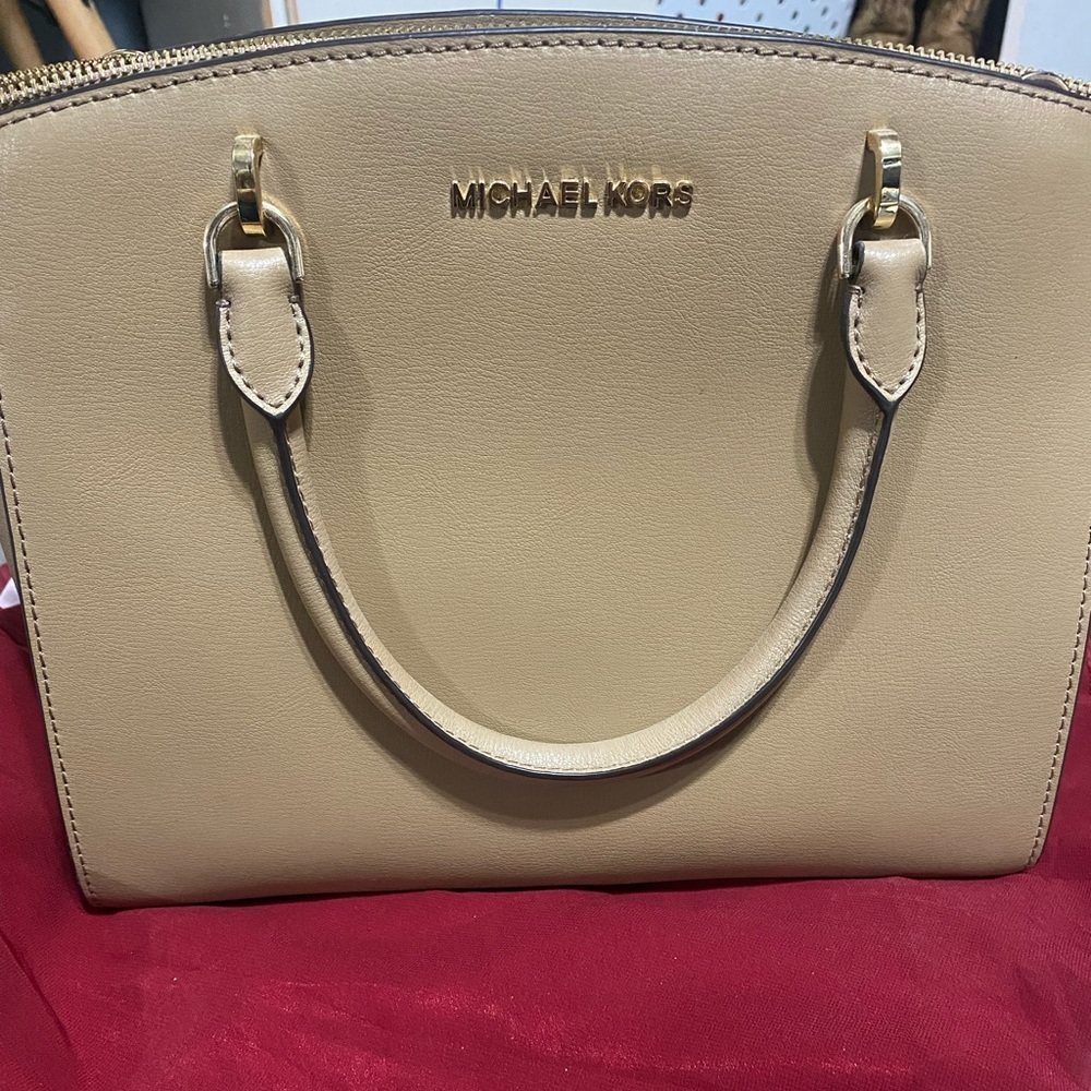 New Michael Kors Purse